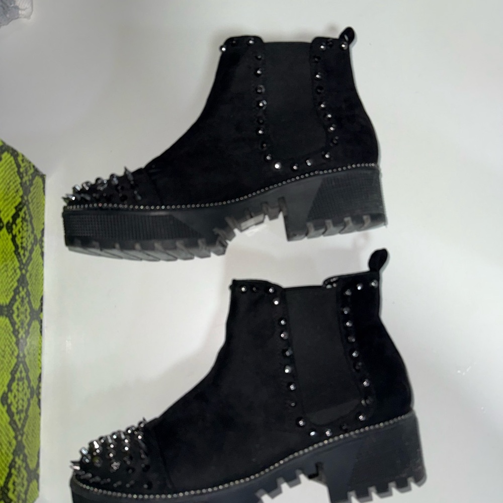 Cape Robbin Spiky Studded Black Chelsea Combat Boots 10 - Picture 3 of 5